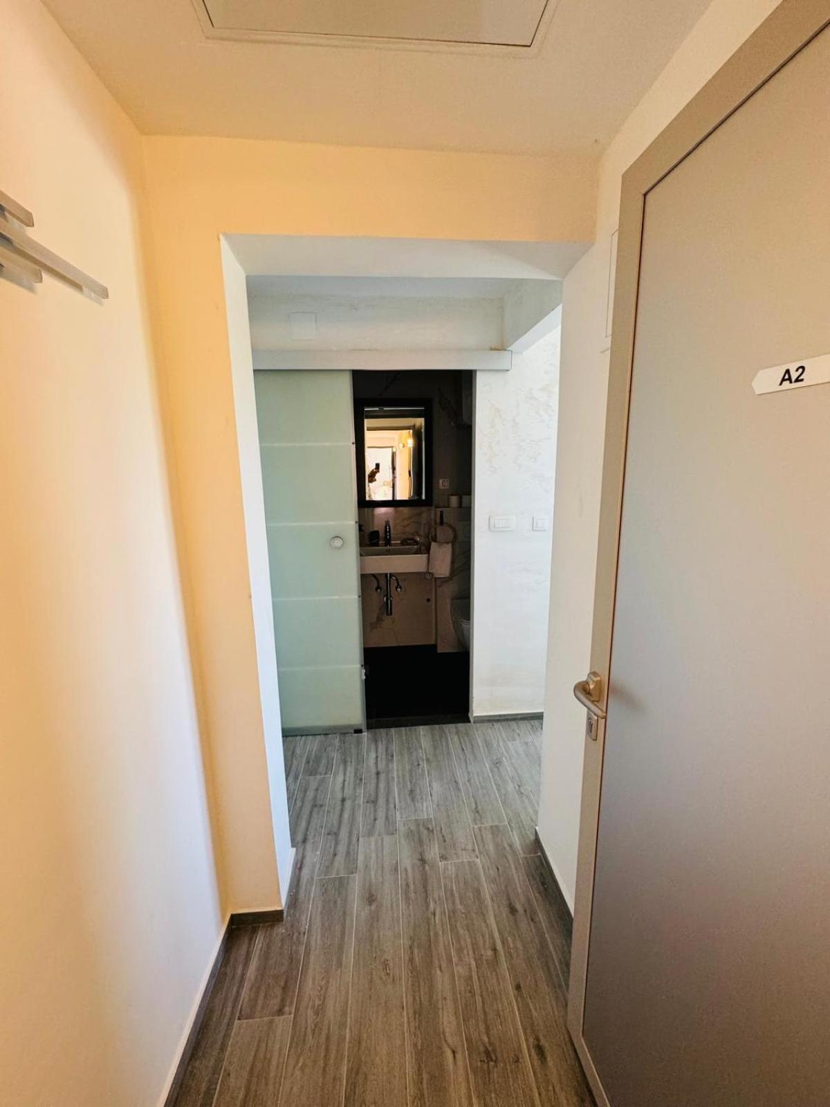 Rooms and Apartments Zara