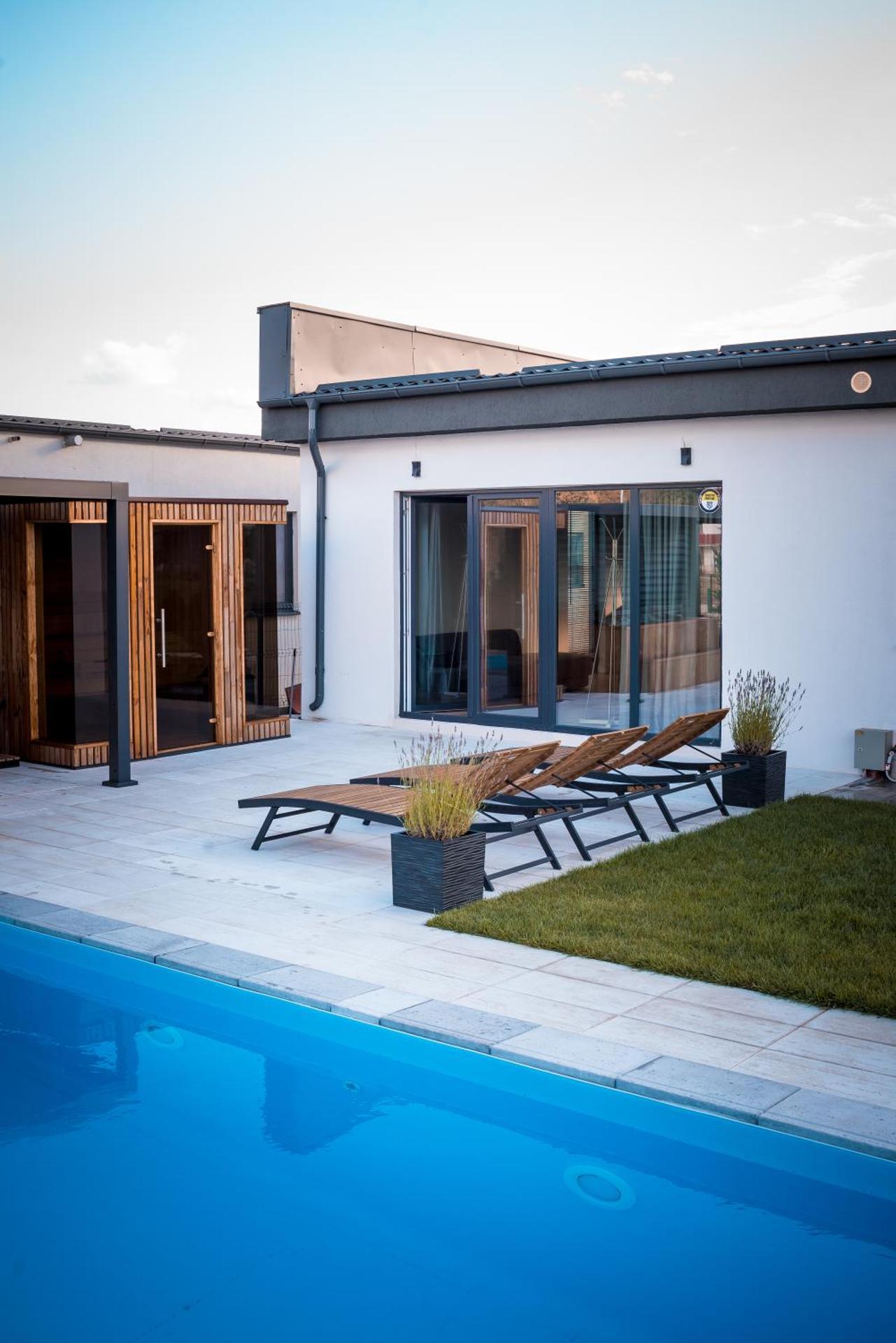 Banya Villa Bucuresti sauna jacuzzi piscina spa