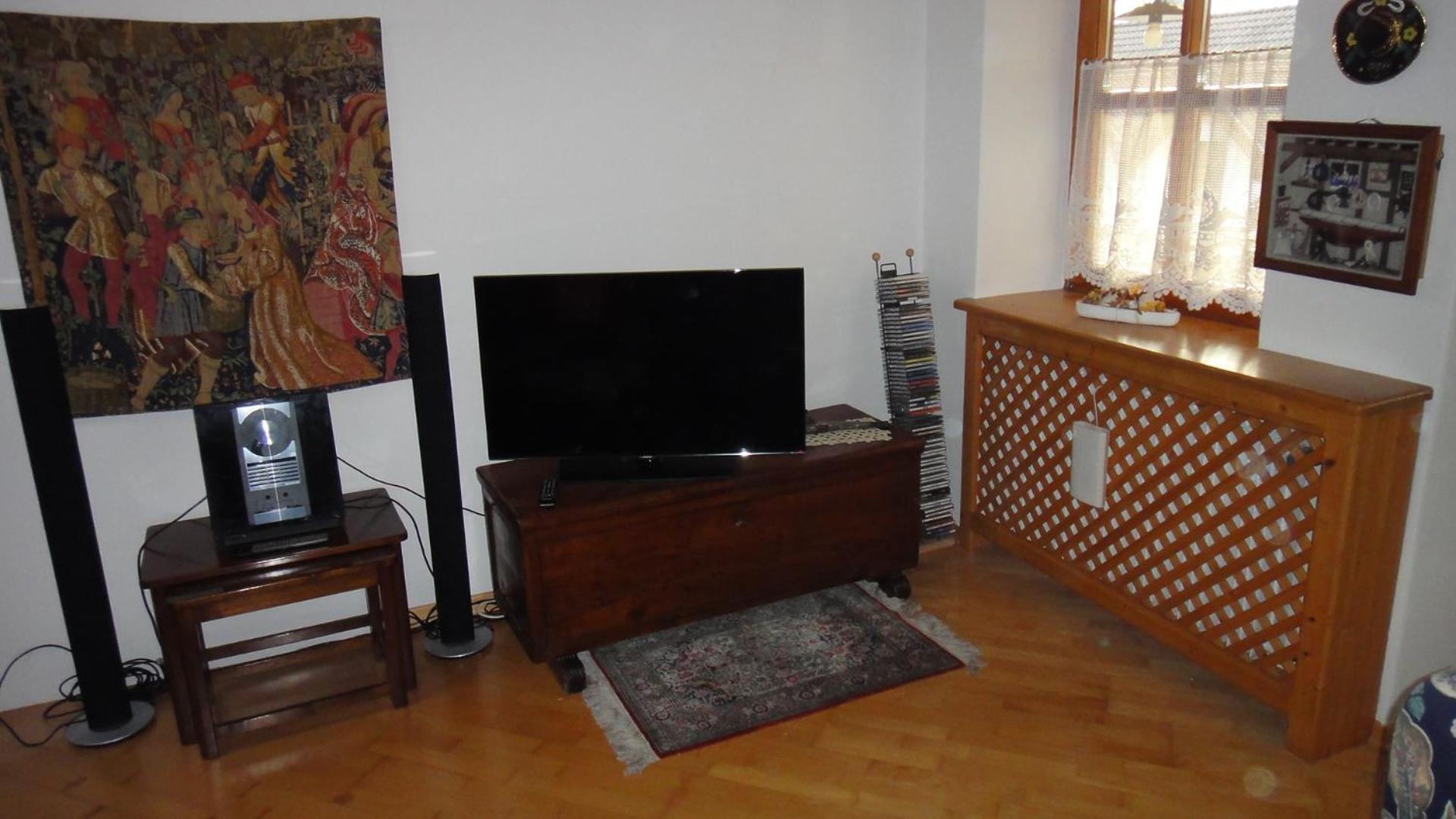Communal lounge/ TV room
