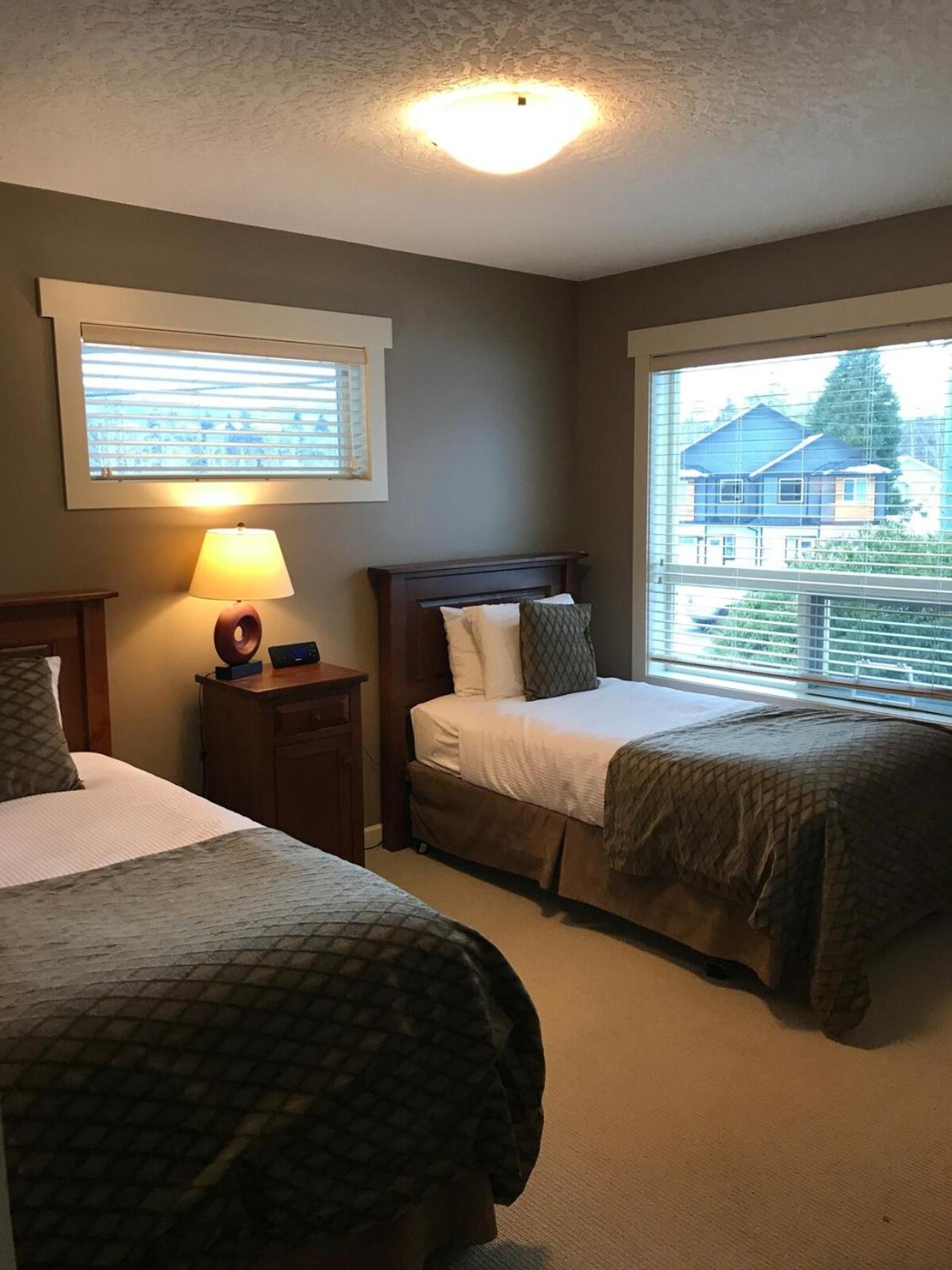 Sheringham Townhouse - Sooke