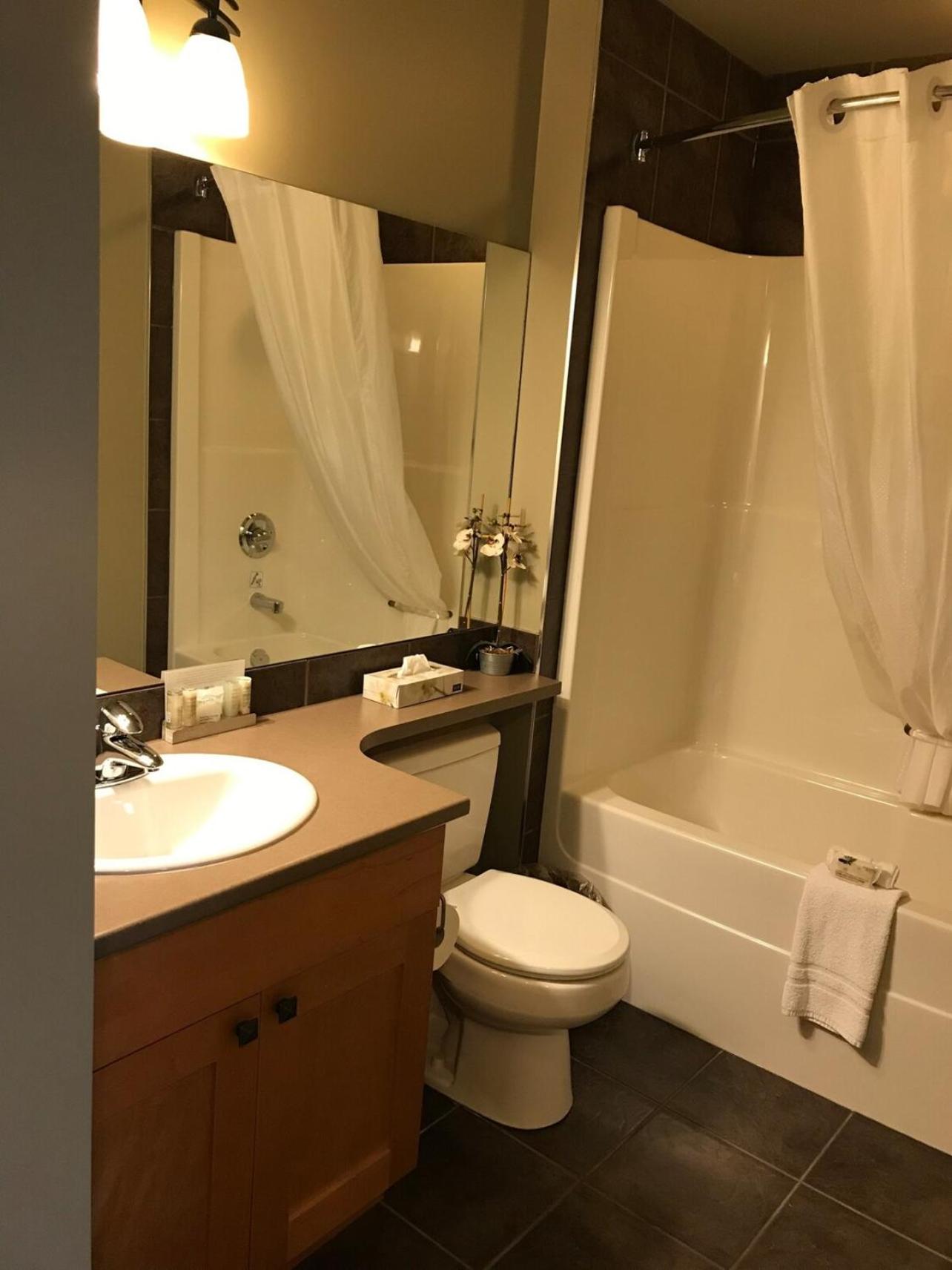 Sheringham Townhouse - Sooke