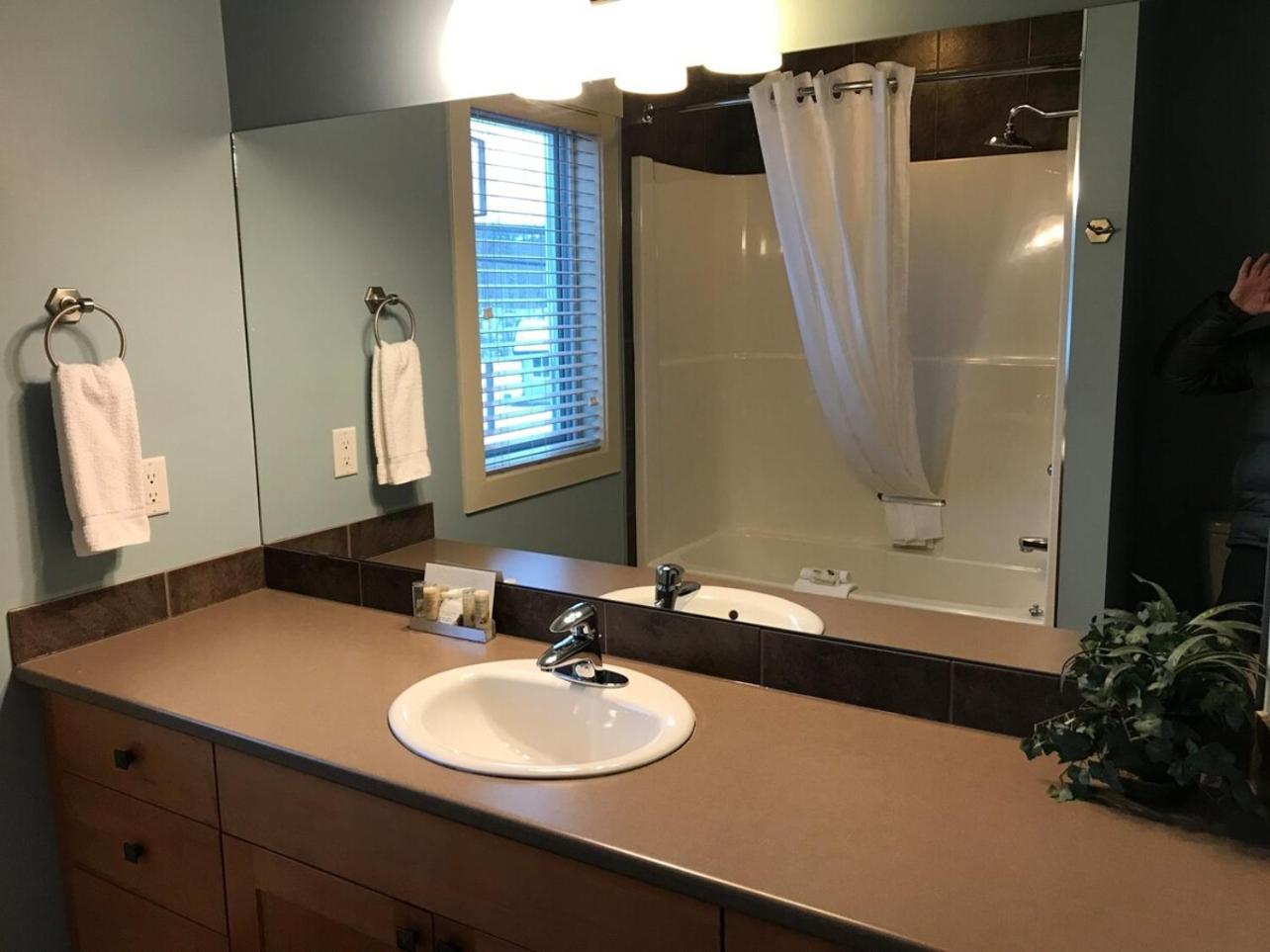 Sheringham Townhouse - Sooke