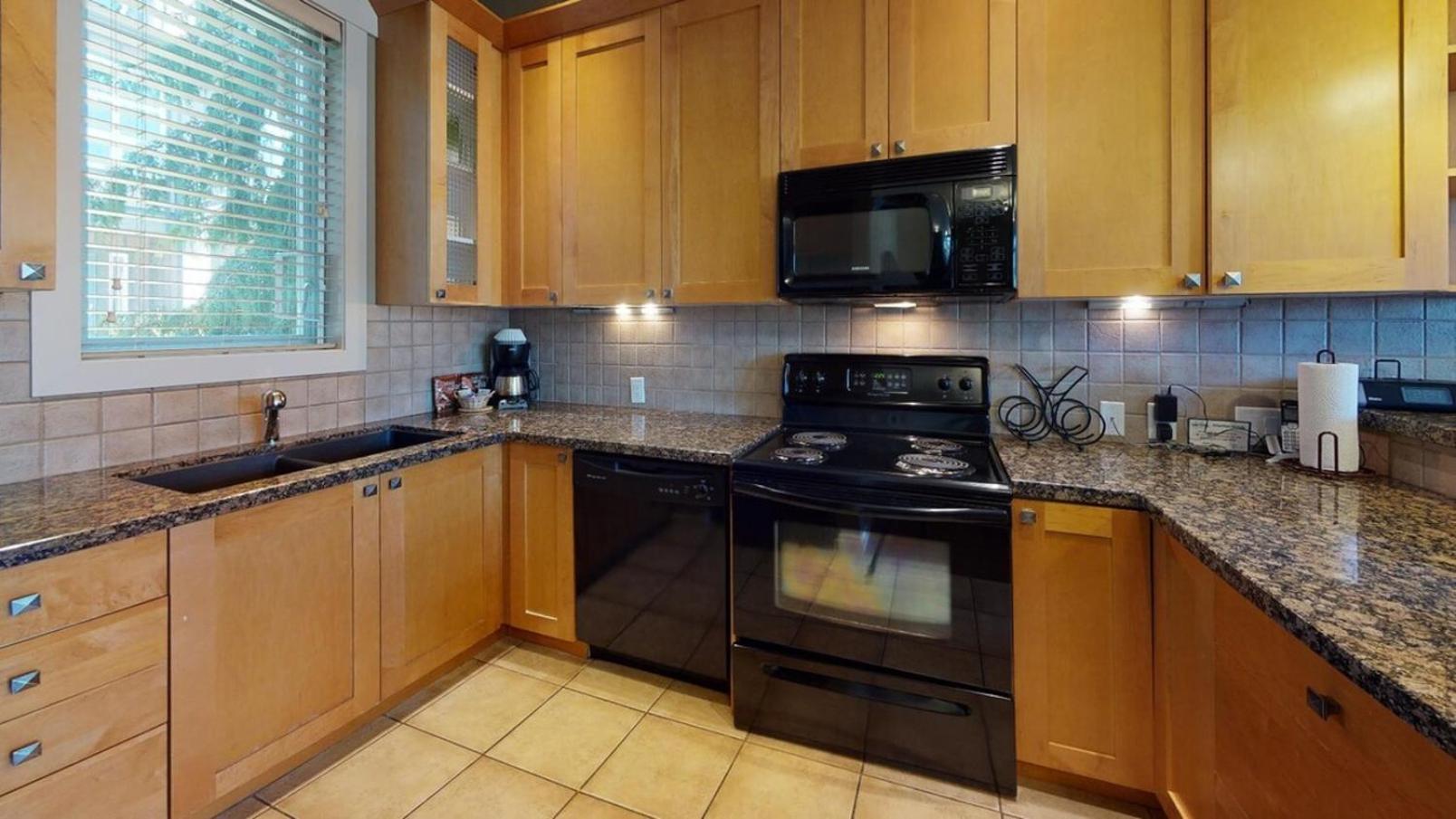 Sooke Harbour Getaway