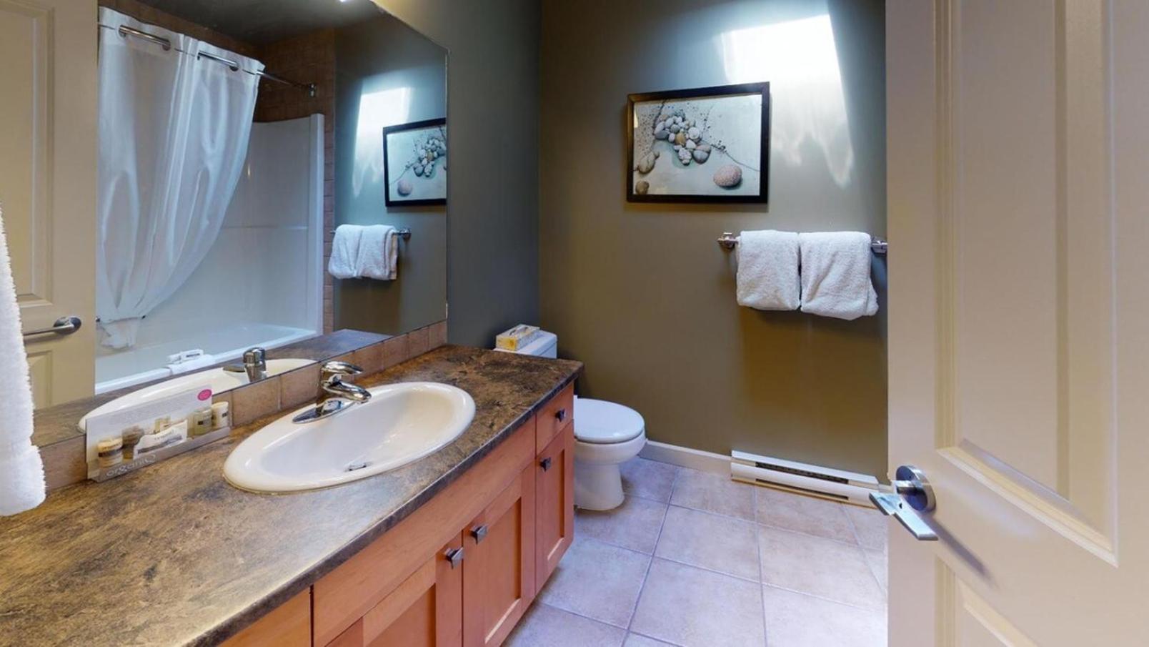 Sooke Harbour Getaway