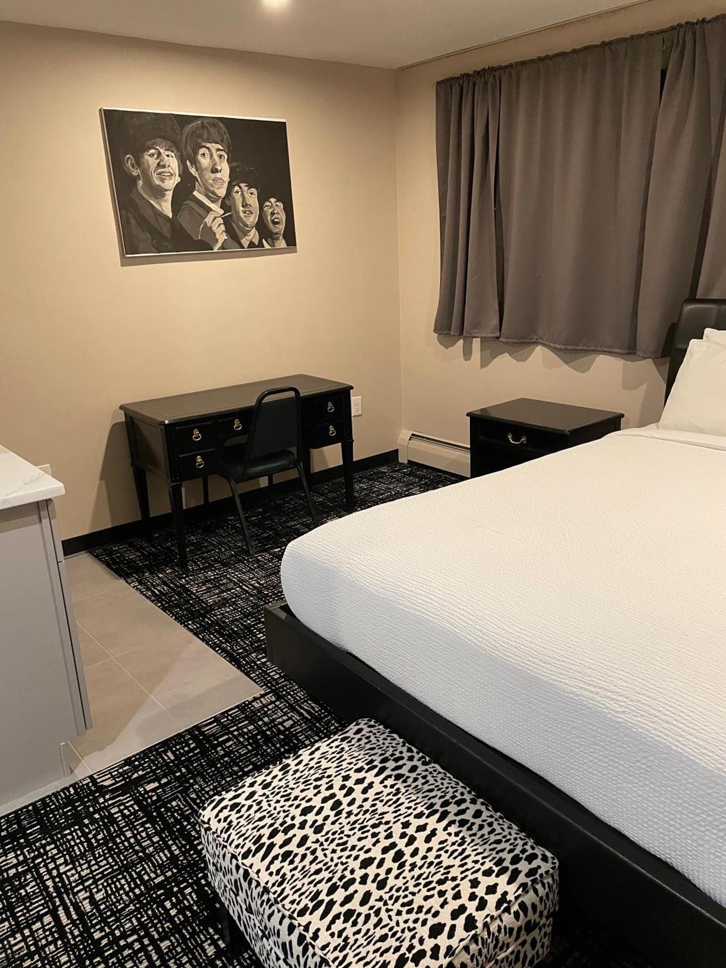 Broadway and Main Hotel