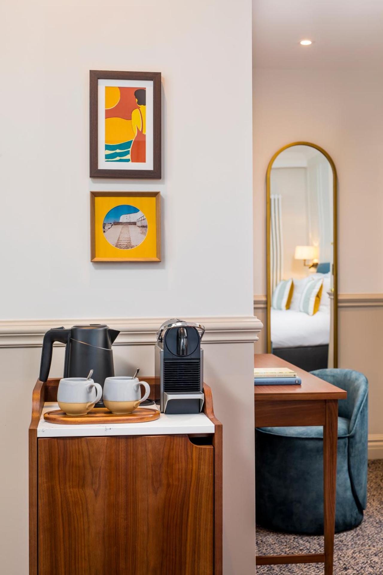 Coffee/tea facilities