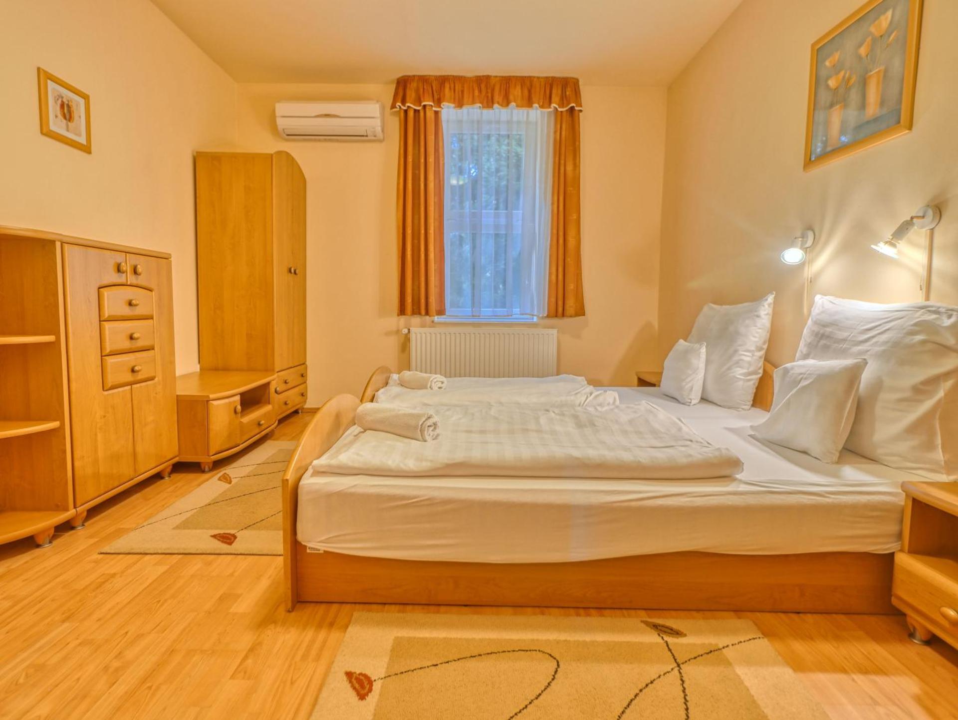 Villa Park Apartmanház