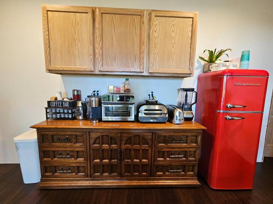 Beautiful Riverfront Near Mt Bachelor with Hot Tub