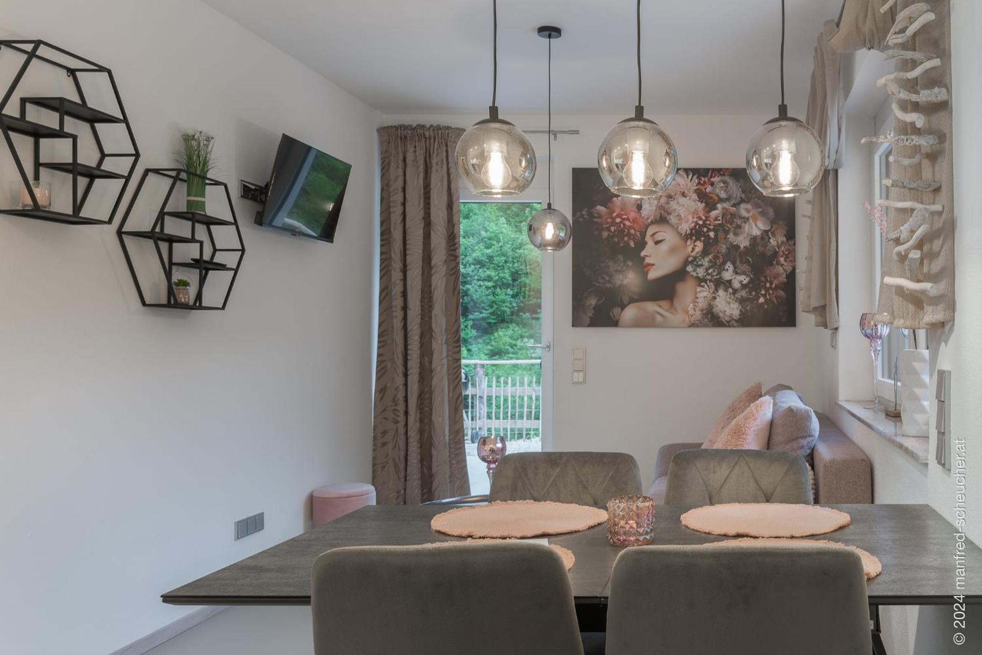 One-Bedroom Apartment with View