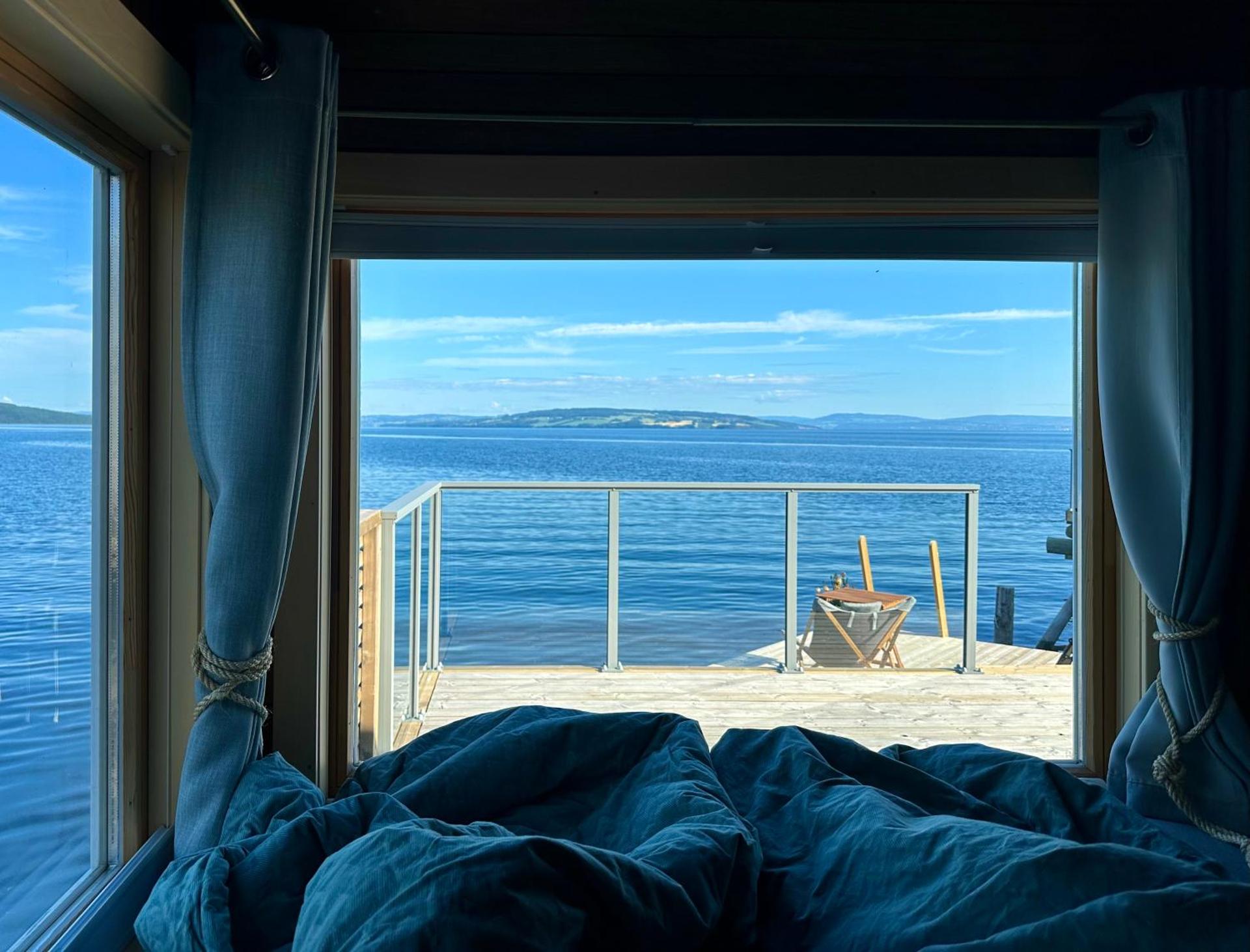 Idylliske Evjua ved Mjøsa