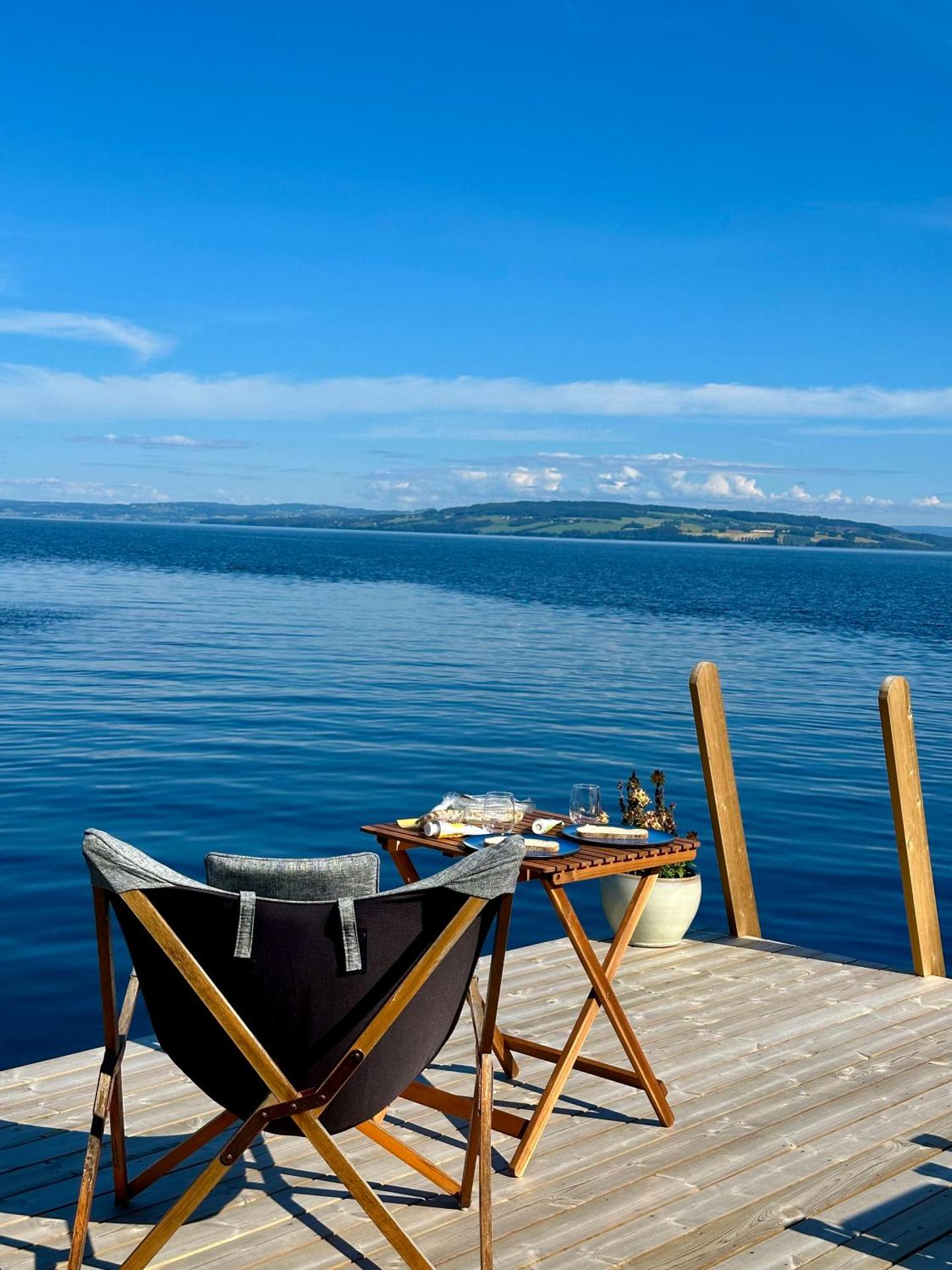 Idylliske Evjua ved Mjøsa