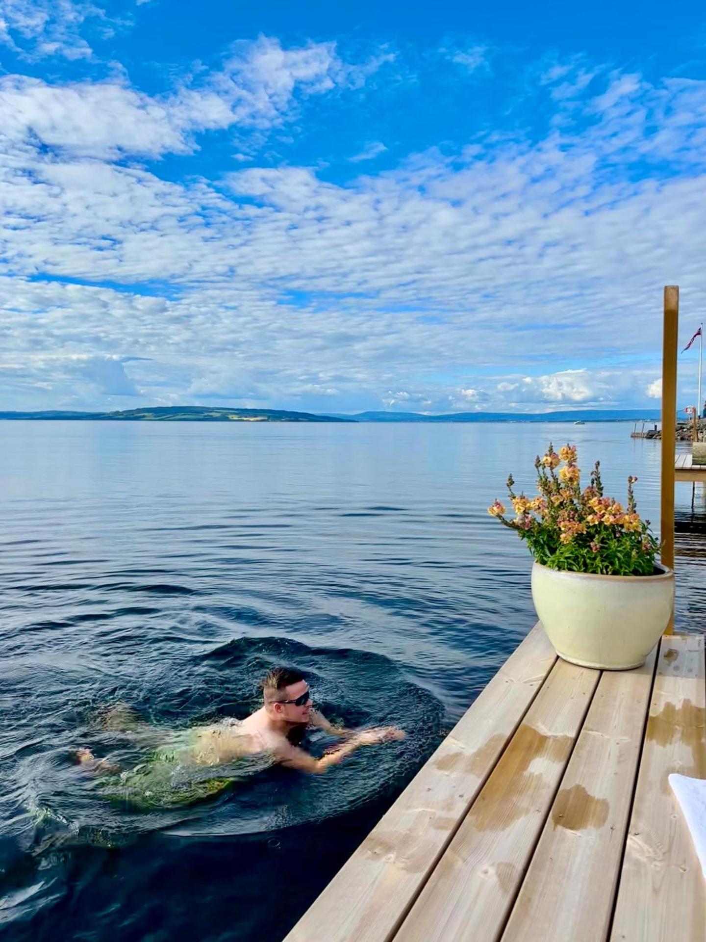 Idylliske Evjua ved Mjøsa