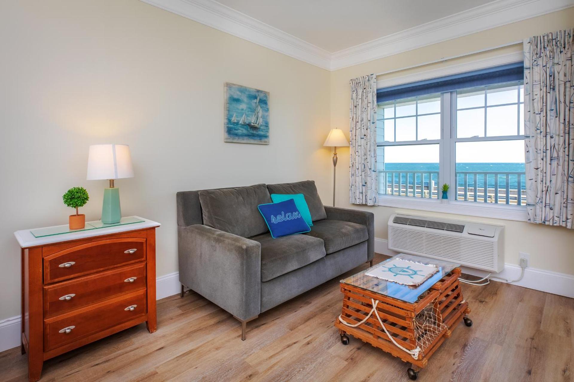 Atlantic Breeze Suites