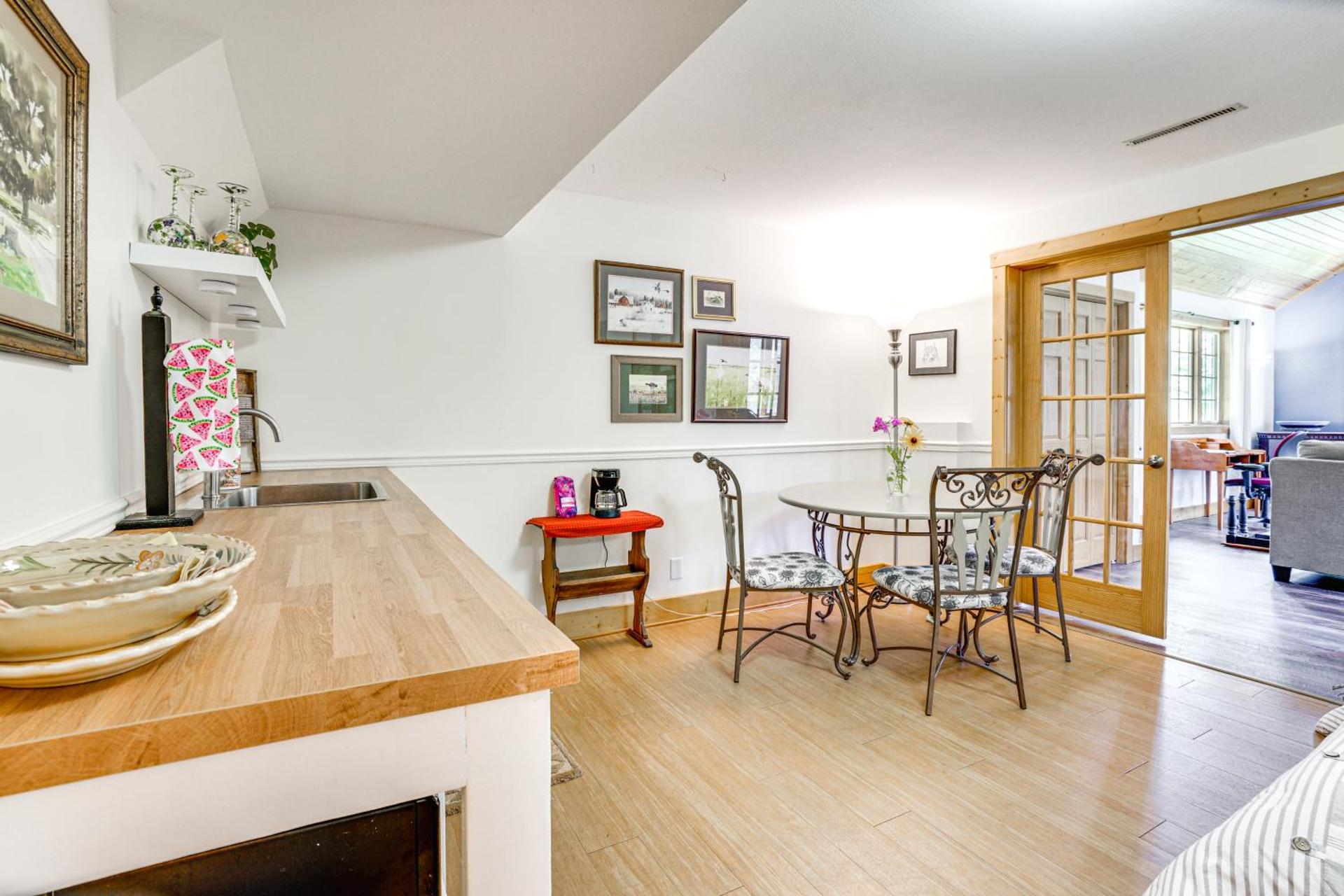 Secluded Ellsworth Apartment - Hiking Nearby!