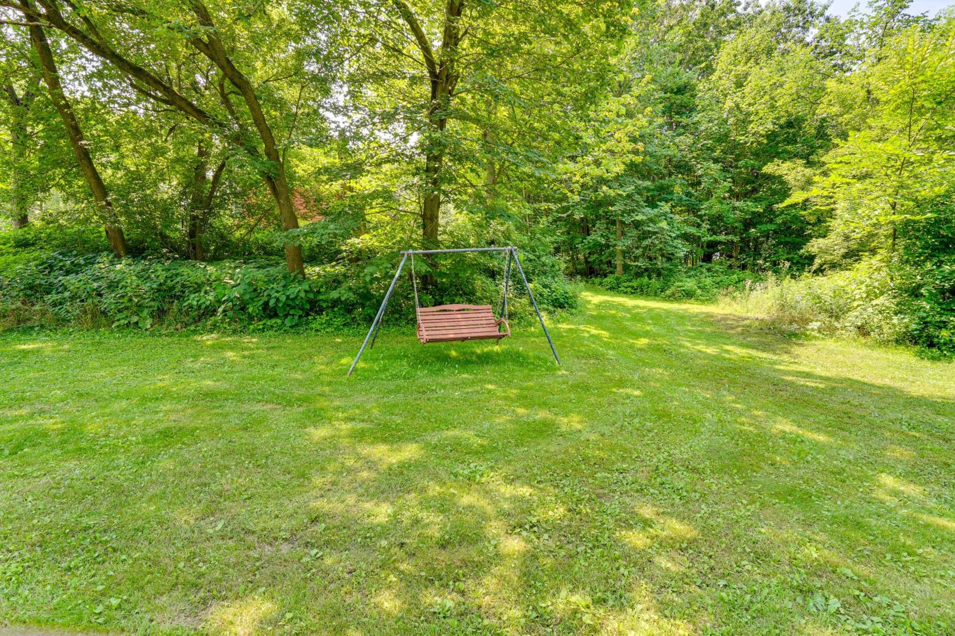 Secluded Ellsworth Apartment - Hiking Nearby!