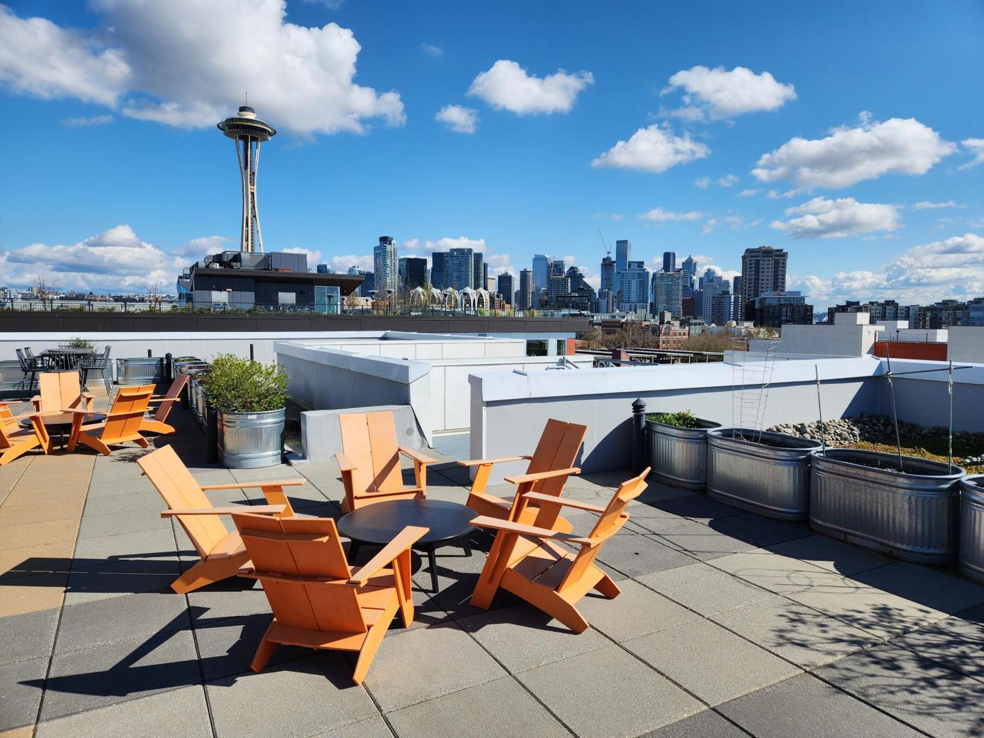 Queen Anne Abode - 1 Block from CPA! - Free Parking!