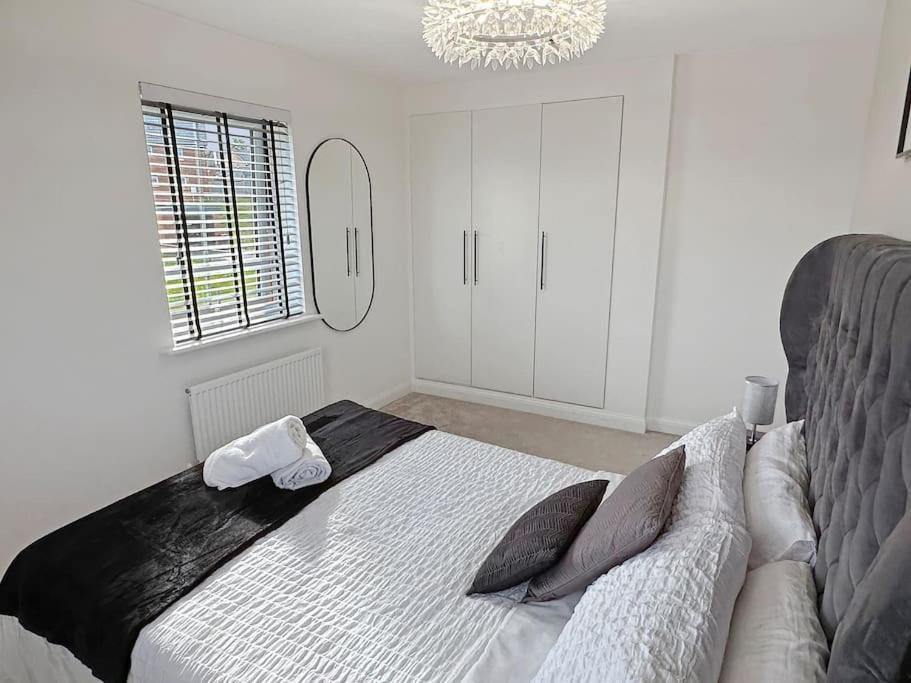 Sheffield Detached Charming 4bd Home