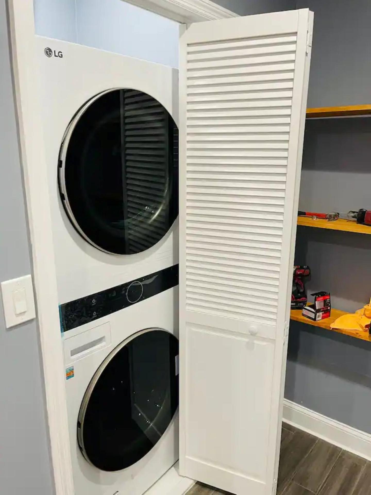 New Apartment Liberty State Park Jersey City NJ Airport Train Manhattan NYC