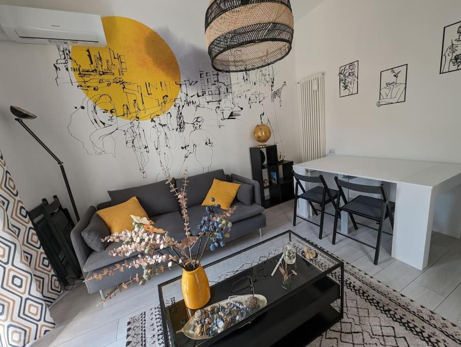 Bright flat just 10 minutes from the city centre