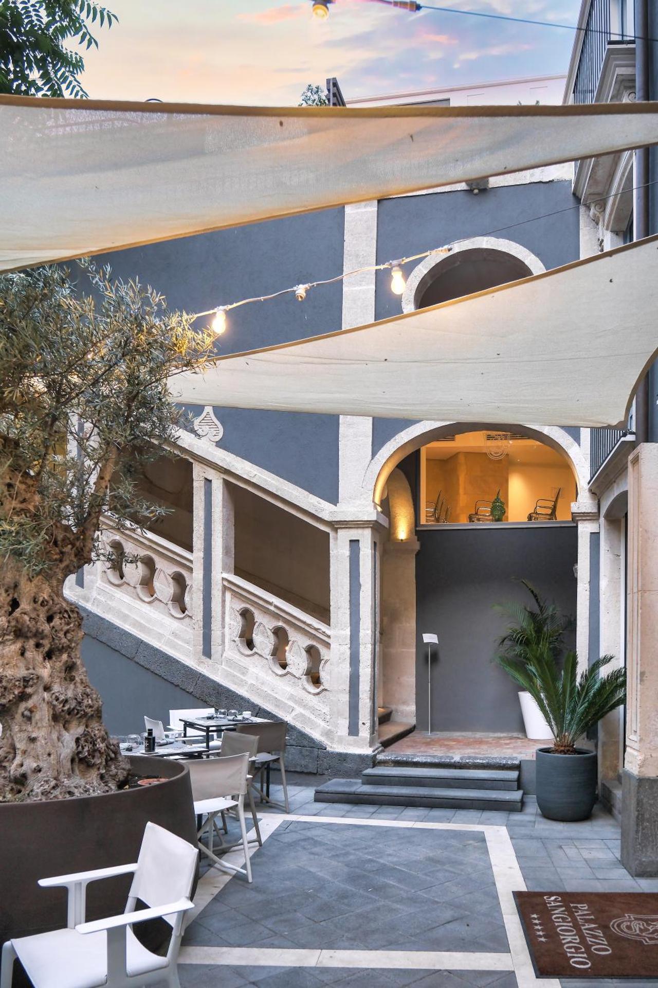 Inner courtyard view