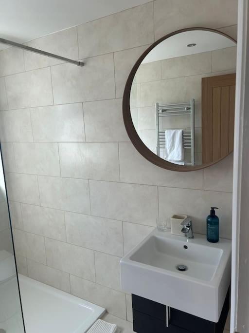 Best rated in Barnsley- apartment sleeps 4 & 5 minute walk to town centre