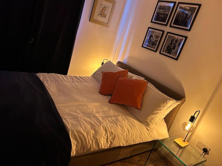 Best rated in Barnsley- apartment sleeps 4 & 5 minute walk to town centre