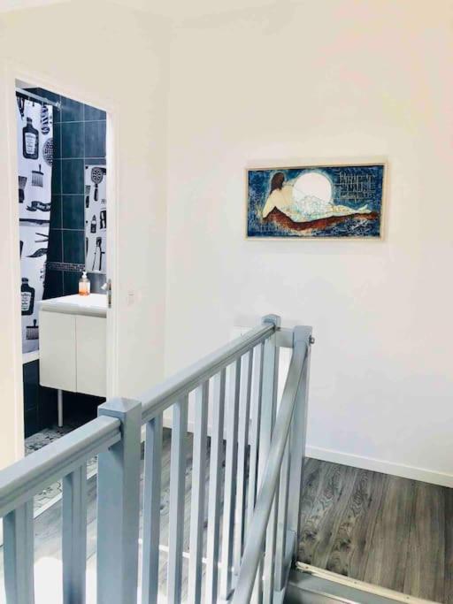 Fabulous Apartment AC Lovely Terrace 10 min Paris