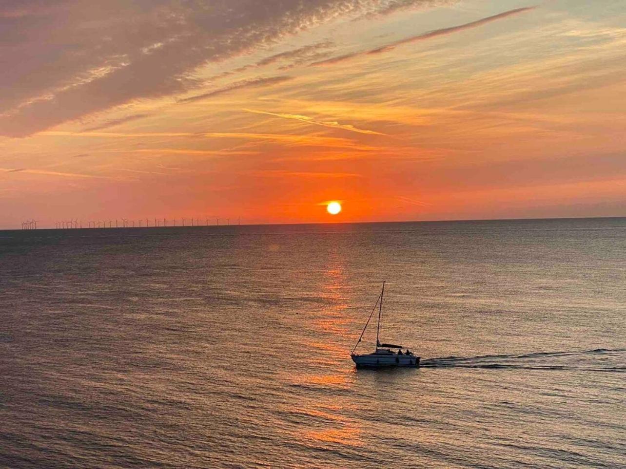 Sassy Seaview Apt, Parking, No Guest Fees Nr Beach