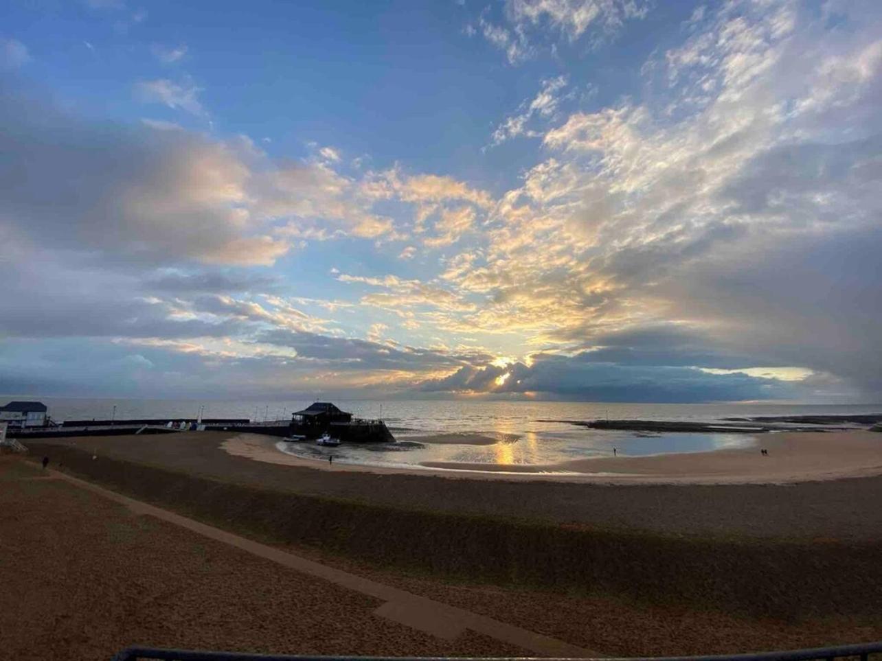 Sassy Seaview Apt, Parking, No Guest Fees Nr Beach