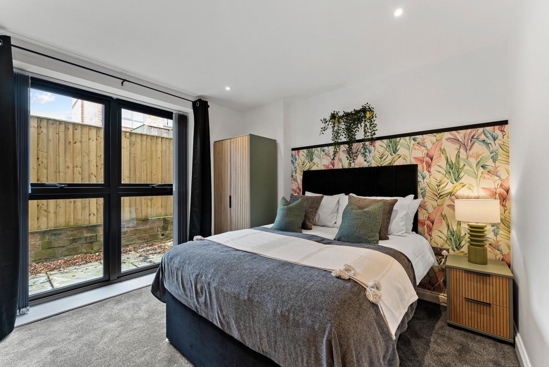 Winter offer! Stylish Abode in Leeds - Games Room - Parking