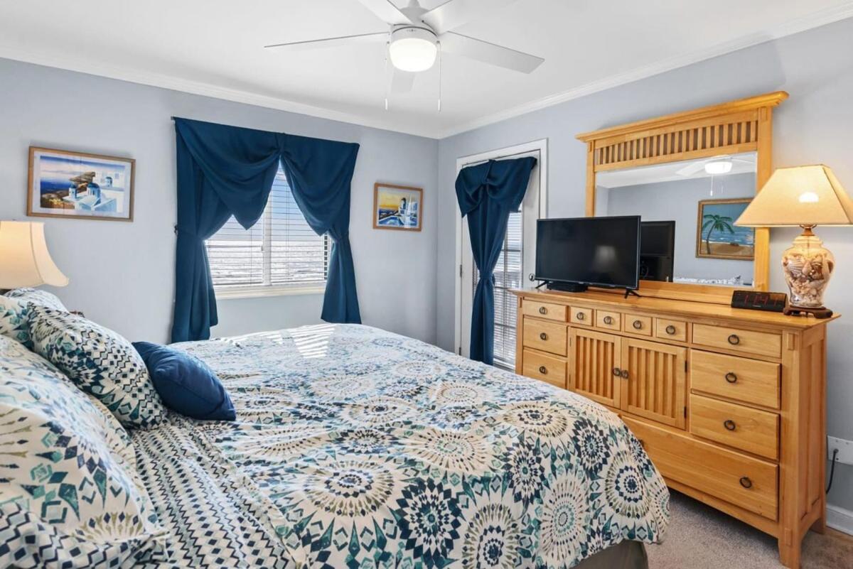 Chateau By the Sea Cozy Oceanfront Unit B3