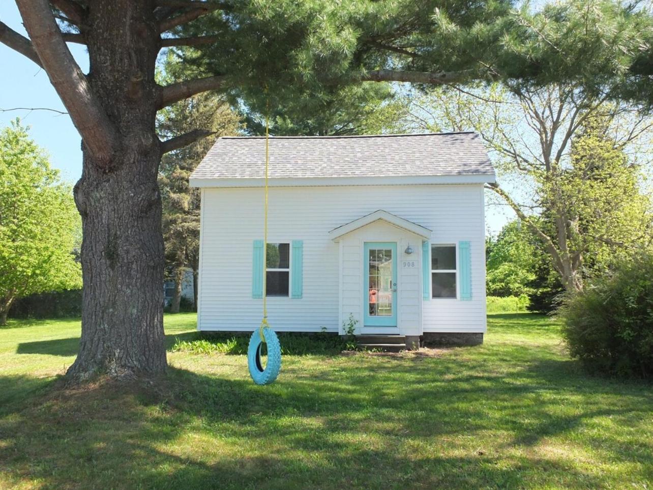 Beach Town Escape - Newly-Remodeled & Gorgeous!