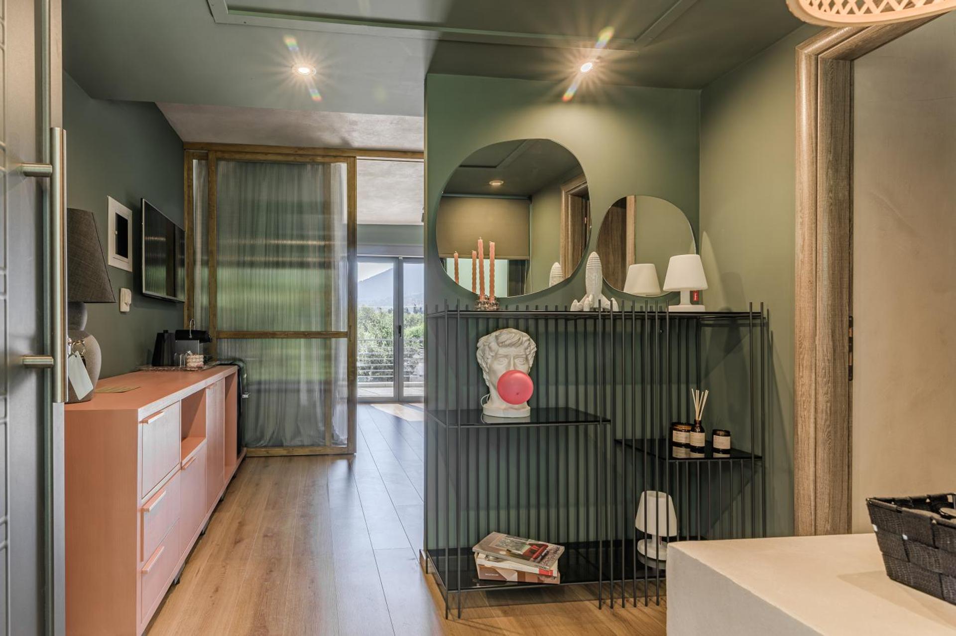 Oniropetra Boutique Hotel