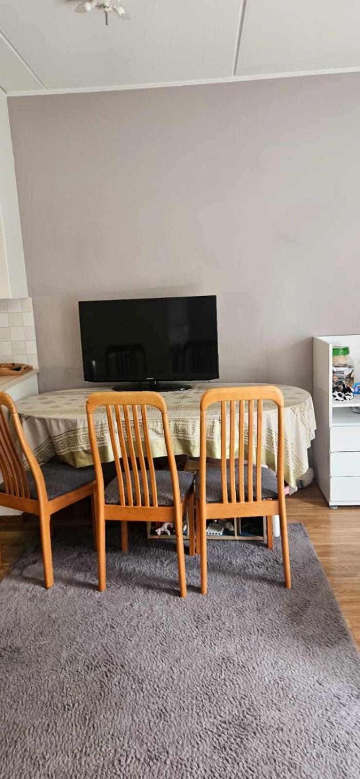 Good location by the Easton