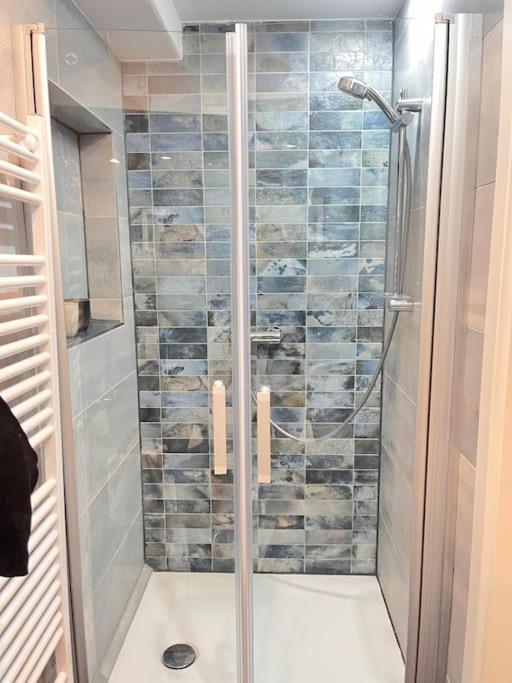 Gemütliche, große 6-ZKB,EG-Wohnung im Herzen Eimsbüttels-2WC&2Duschen