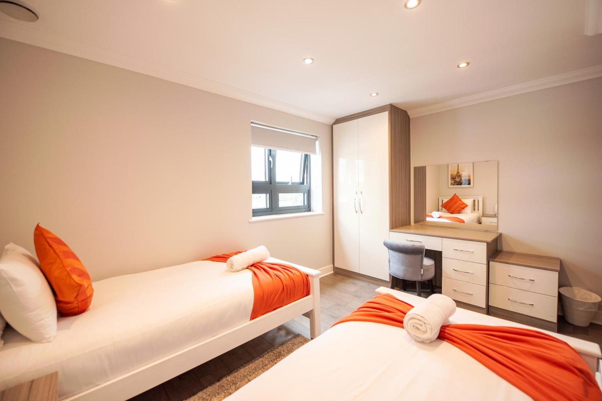 Apartment with Shower