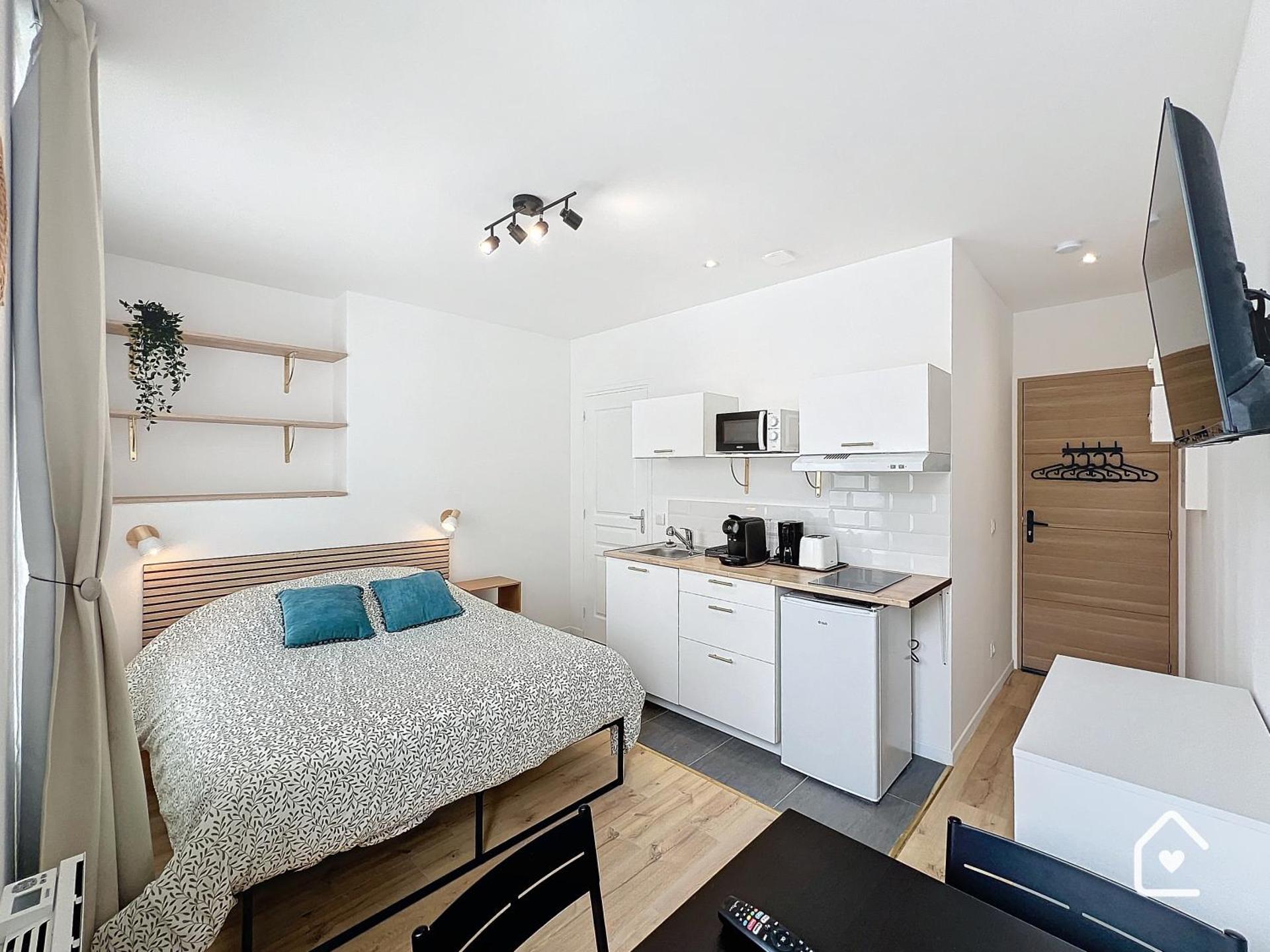 Studios - 1 min Gare Chatellerault - Entrée Autonome -