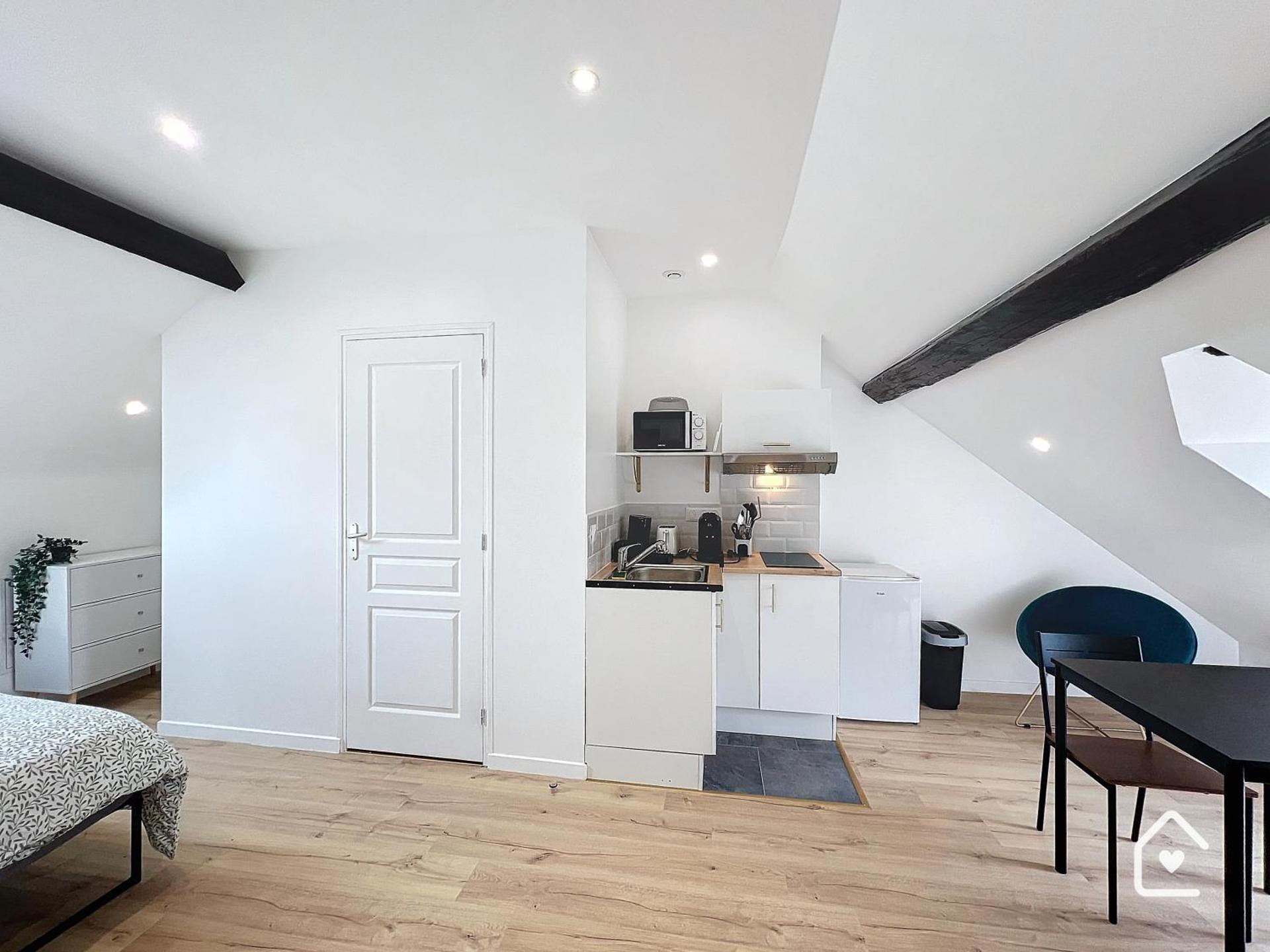 Studios - 1 min Gare Chatellerault - Entrée Autonome -