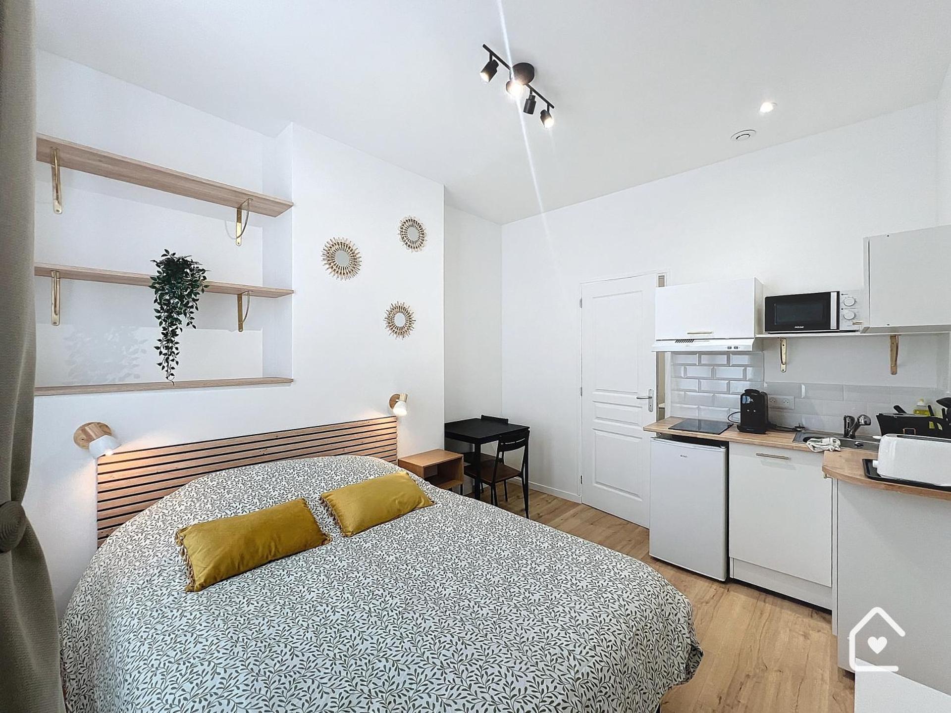 Studios - 1 min Gare Chatellerault - Entrée Autonome -