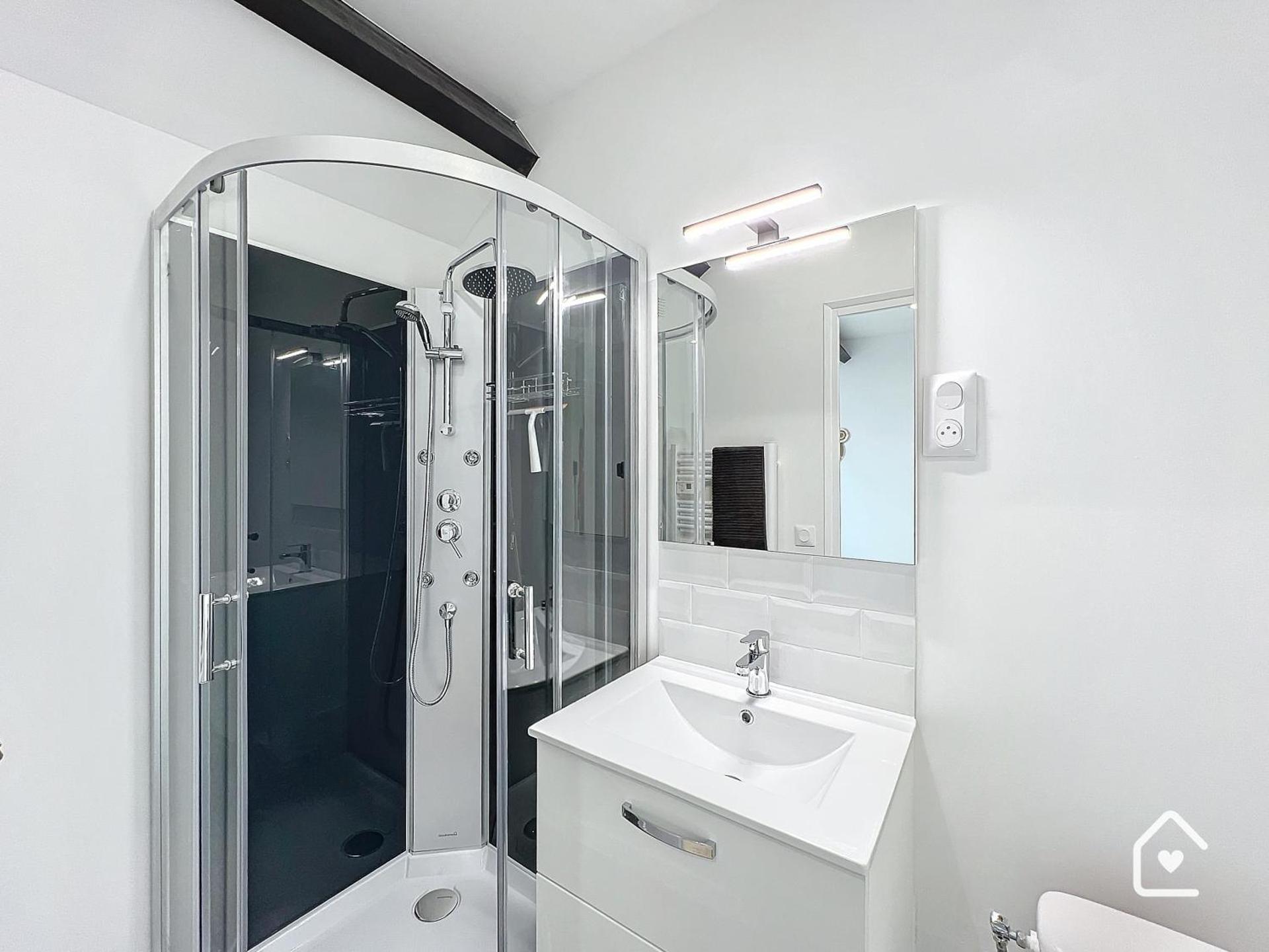 Studios - 1 min Gare Chatellerault - Entrée Autonome -