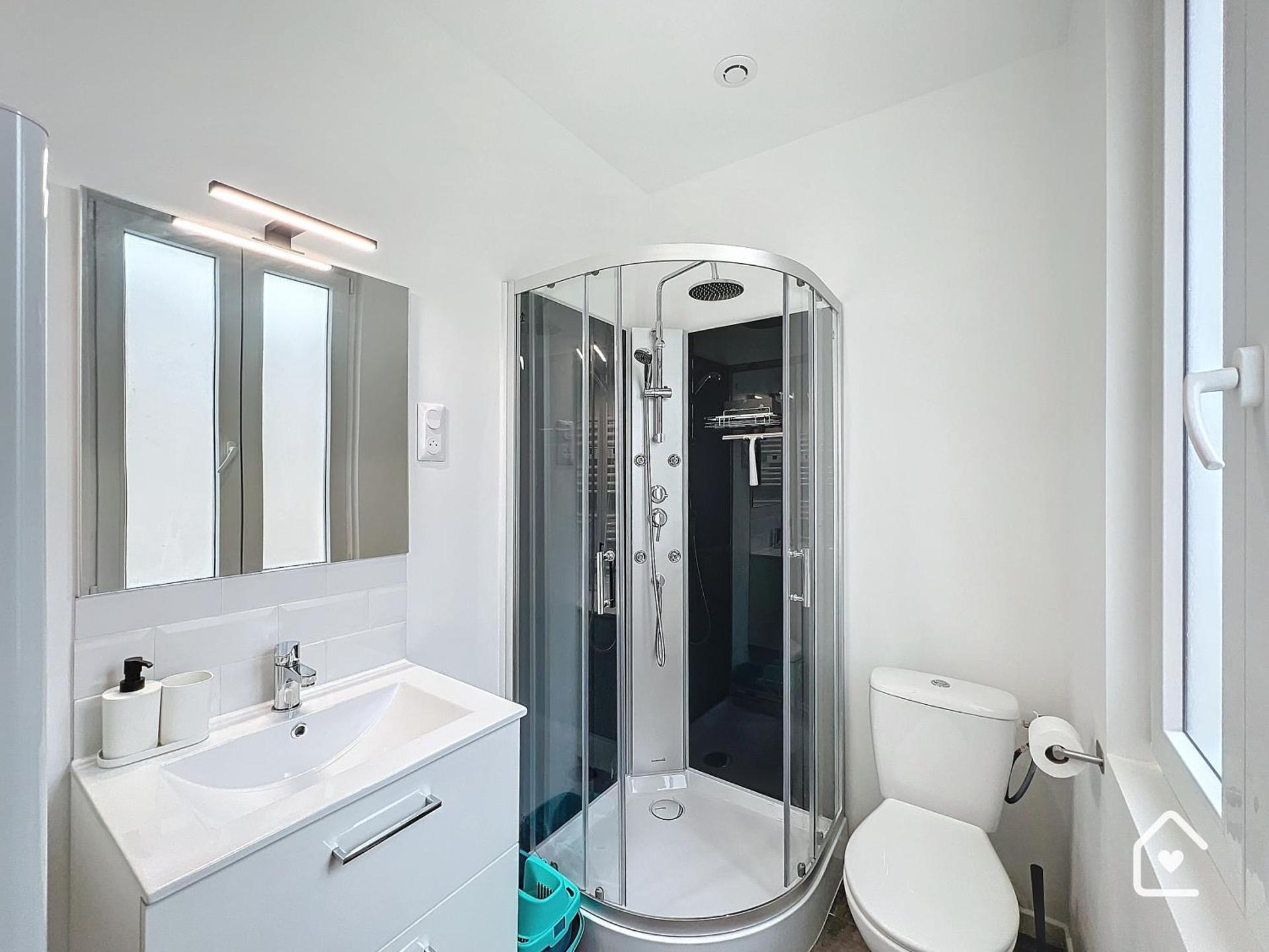 Studios - 1 min Gare Chatellerault - Entrée Autonome -