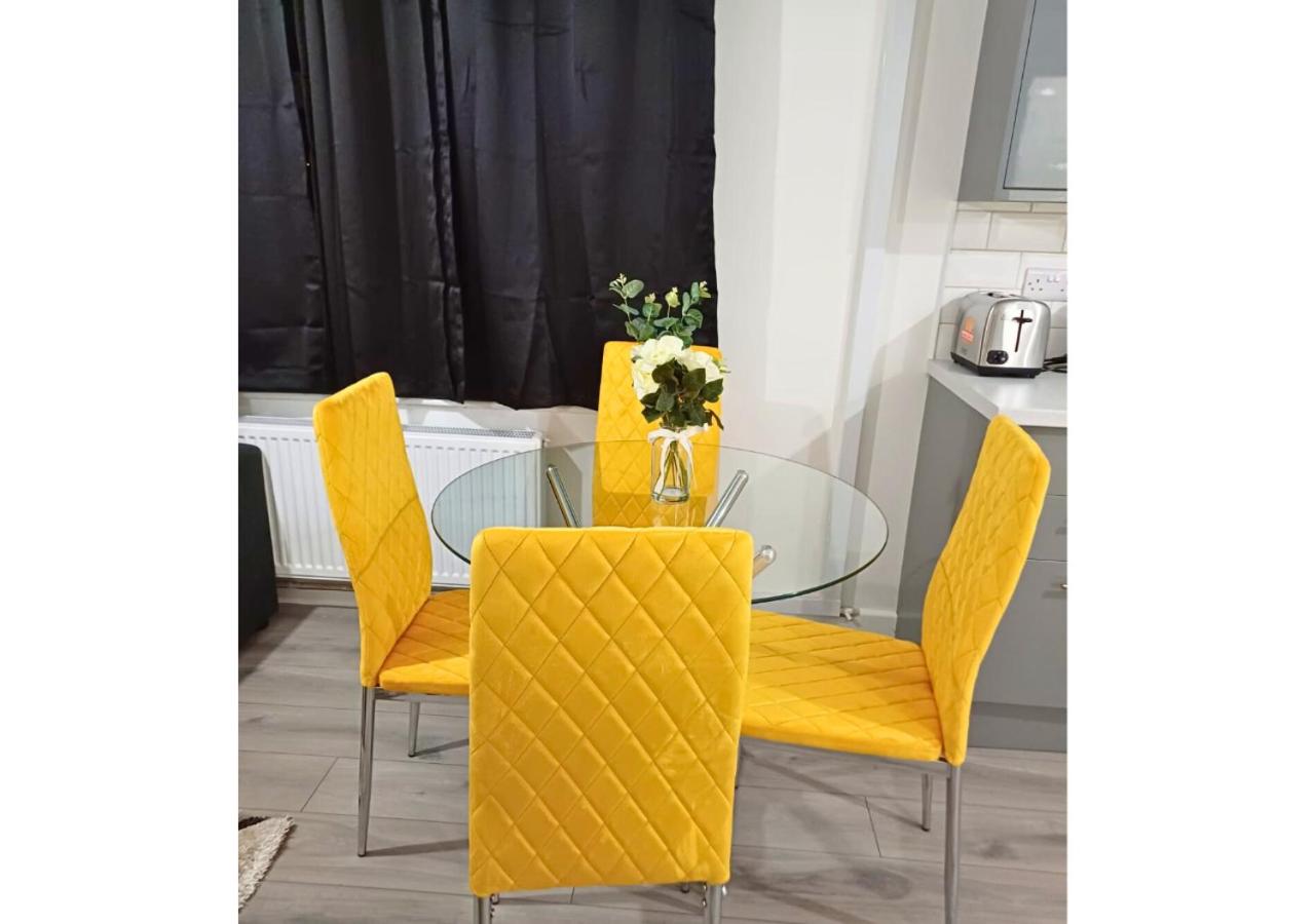 Cosy 4 Bedroom House in Seven Sisters Neath Port Talbot