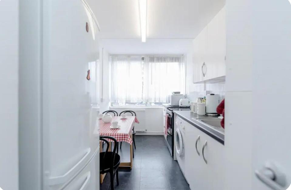 Nice room in Battersea Park Zone 1