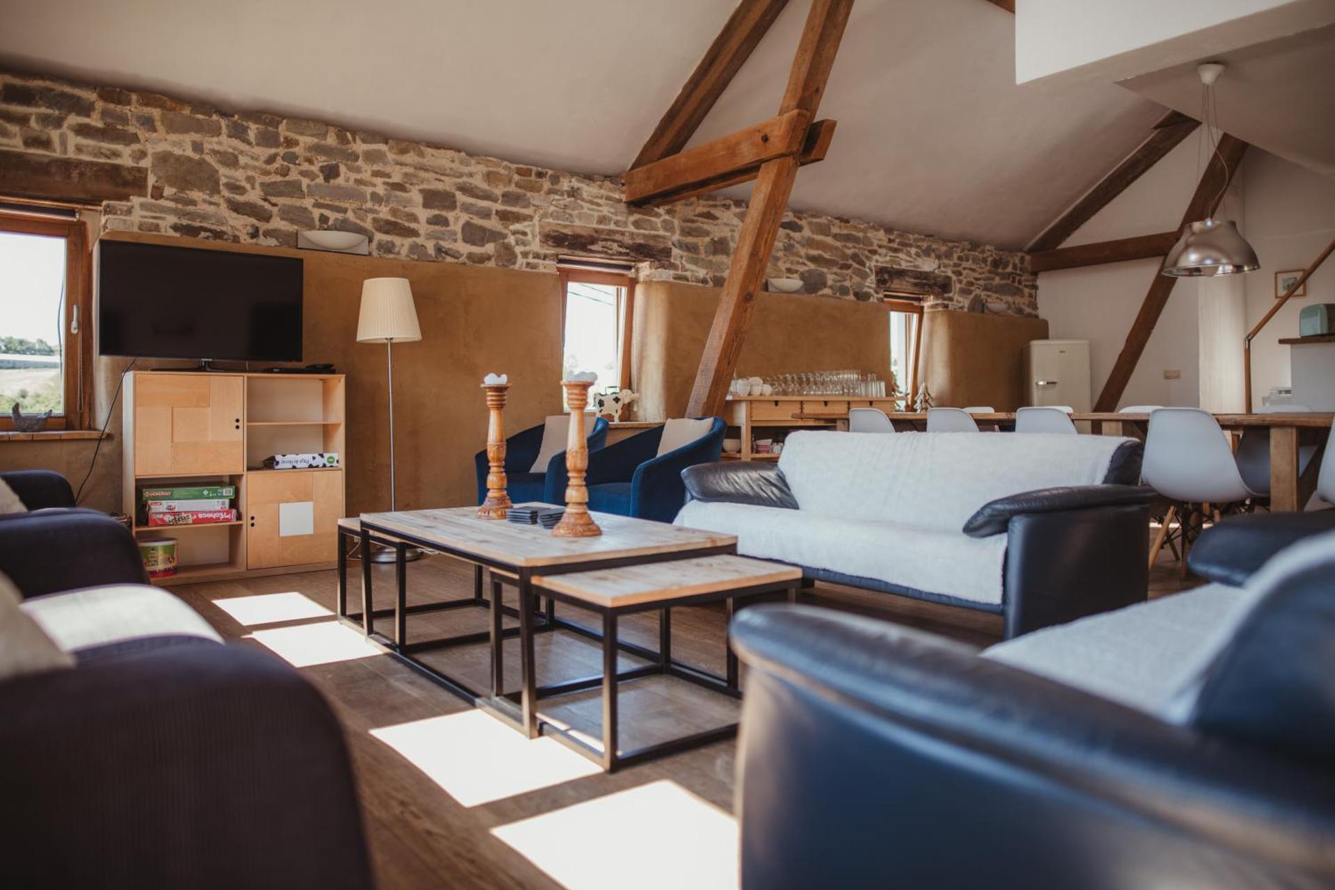 Communal lounge/ TV room