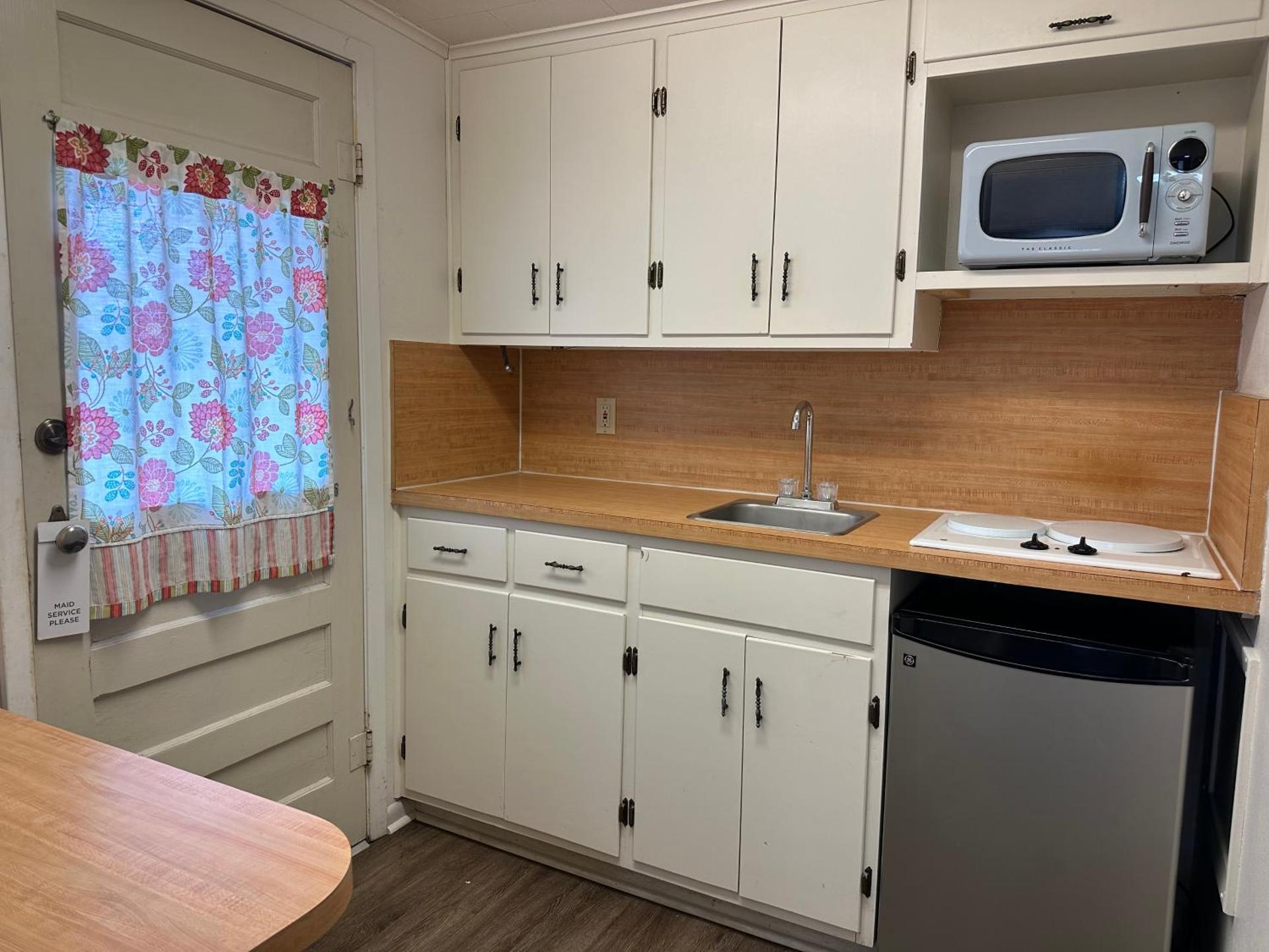 Hotel Kitsmiller on Main