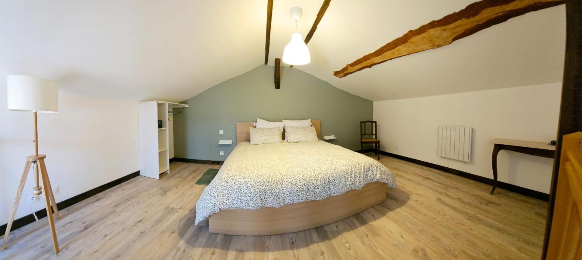 Photo of the whole room