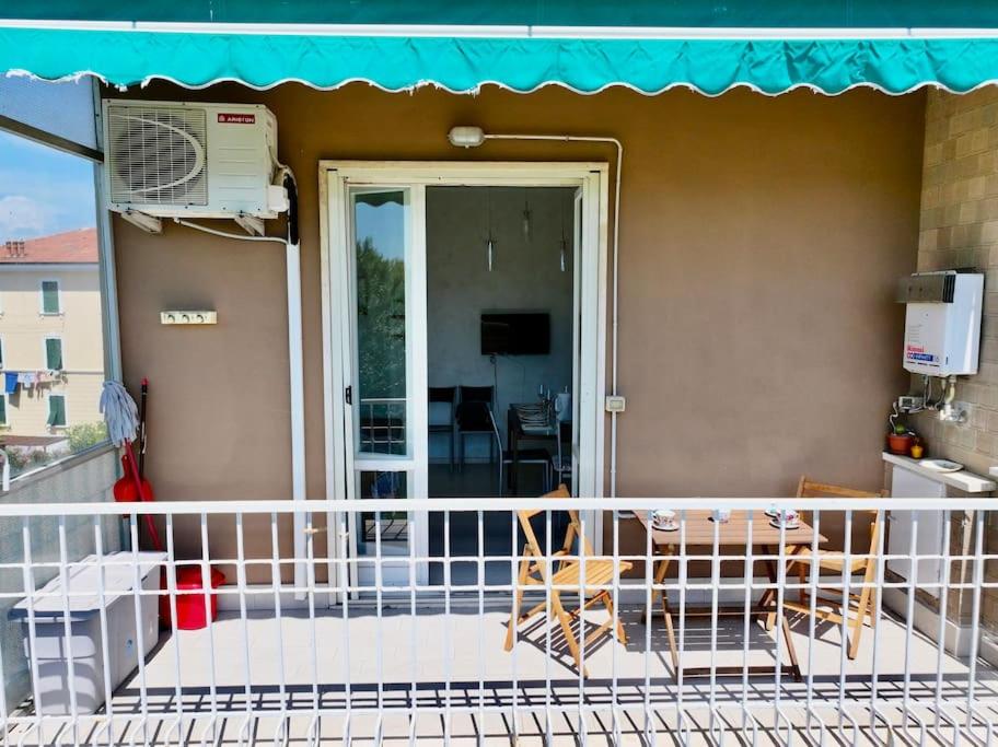 300 mt near the sea and the station exclusive apartment