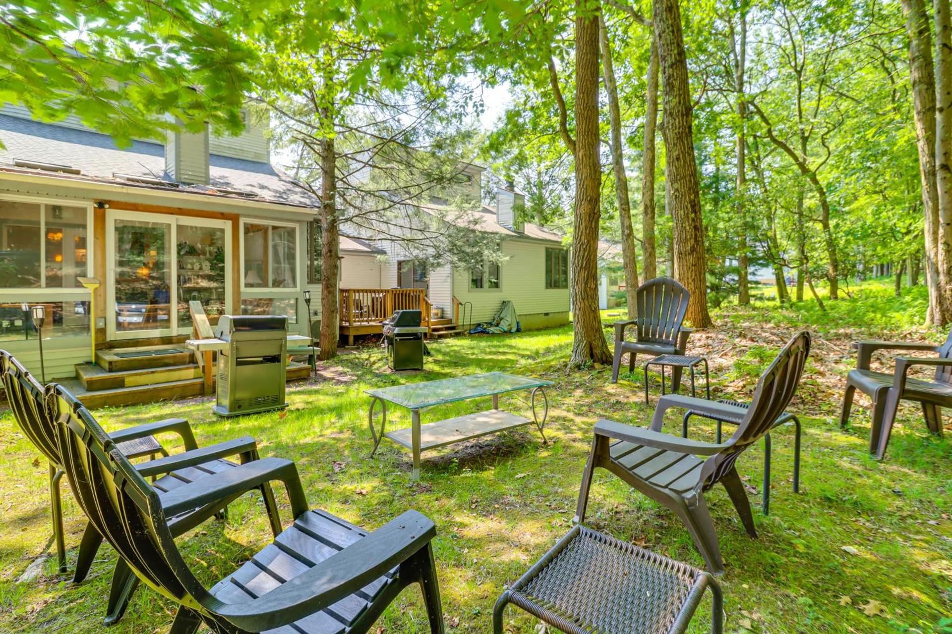 Walk to Dining! Townhome 1 Mi to Big Boulder Mtn