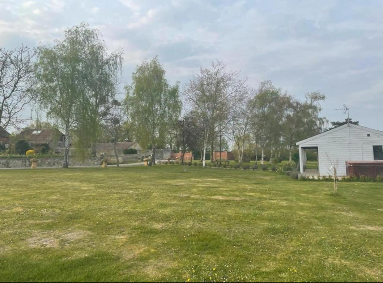 Orchard Retreat - Rural Cabin - Private Hot Tub!