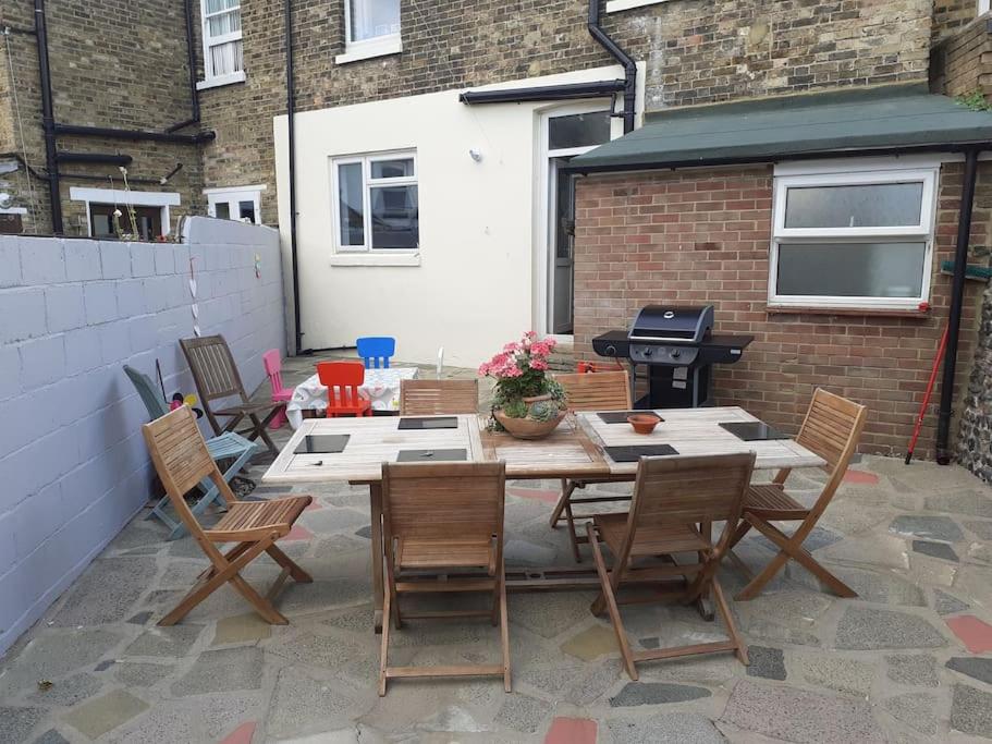 Well appointed terraced property